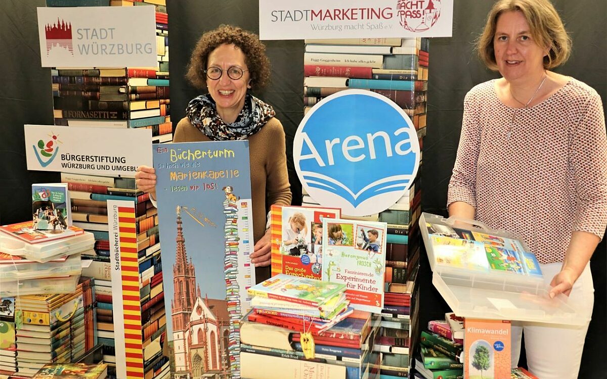 Die Stadtbuecherei und ihre Büchertürme Die Stadtbuecherei und ihre Büchertürme